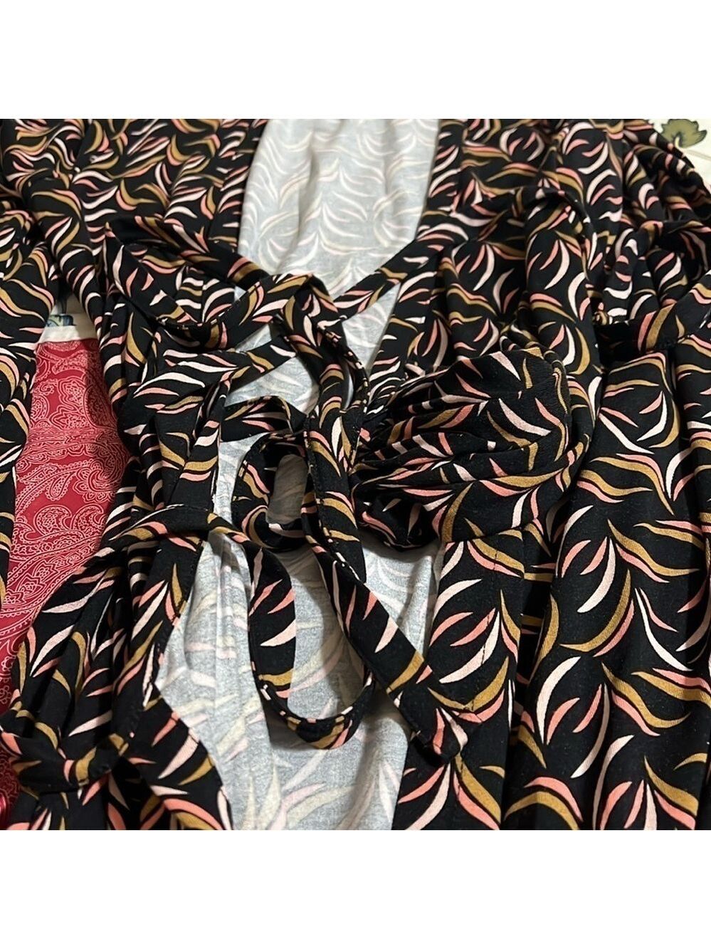 BODEN wrap dress in stylish print. Black/tan/light coral. Like new 8L - Picture 12 of 12